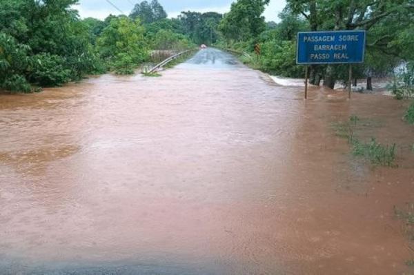 RS tem pelo menos 28 pontos de rodovias com bloqueios totais em razão de chuva