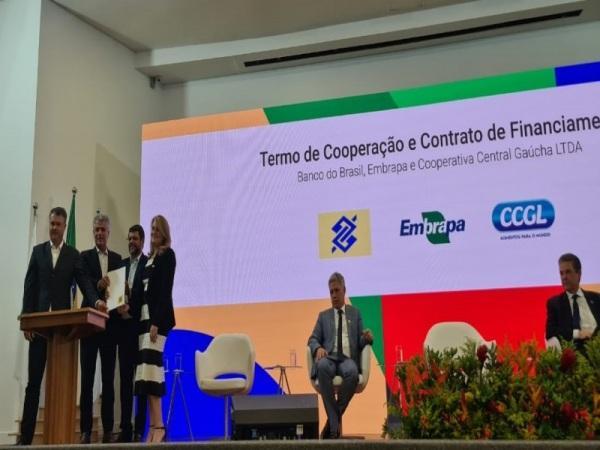CCGL, Embrapa e Banco do Brasil firmam parceria
