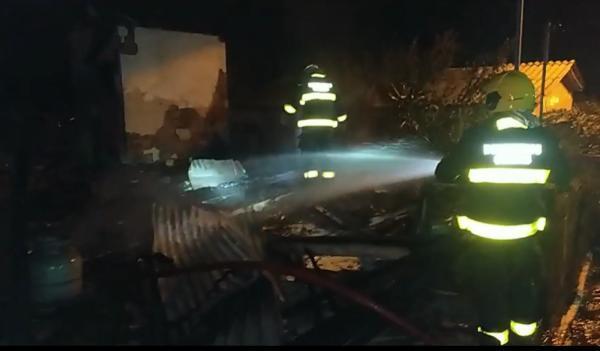 Incêndio destrói residência em Pejuçara na noite da segunda;ninguém ferido