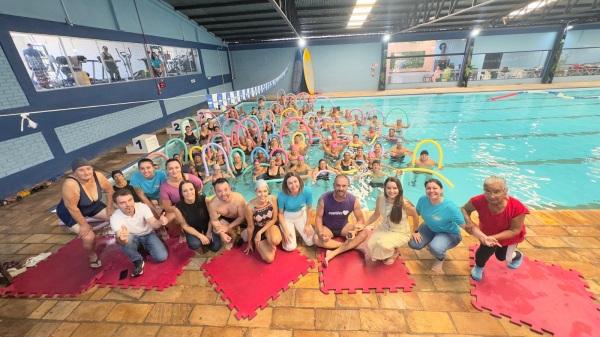 150 IDOSOS>Aula Inaugural de Hidroginástica do CCI no Centro Aquático Guarany 