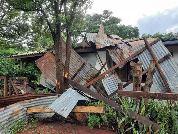 Chuva da segunda com alguns danos materiais no interior de Fortaleza dos Valos