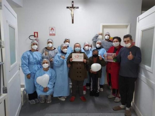 Pacientes recuperados da Covid-19 recebem alta hospitalar em Cruz Alta