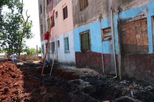 Secretaria de Obras construí caixas para recepção de esgoto