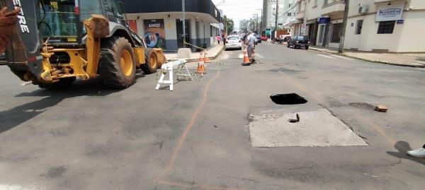 Rompimento de rede afeta abastecimento de água em sete bairros de Cruz Alta