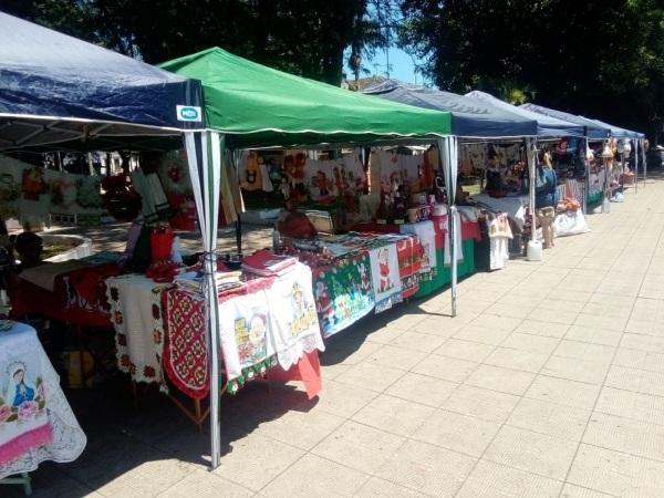 Nesta quarta o 2º dia da Feira de Artesanato de Natal na Praça da Prefeitura