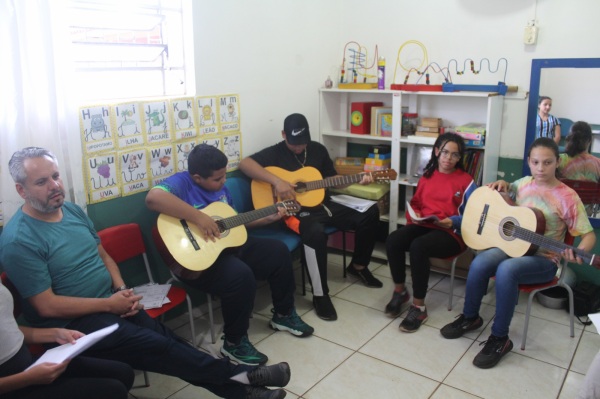 Coxilha vai à escola esteve no Francisco Puppo; amanhã Ana Verissimo e Getúlio