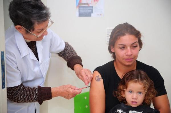 11.226 VACINADOS : Cruz Alta segue vacinando contra a gripe; procura é baixa
