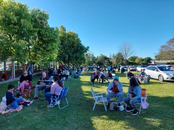 Mateada com a Santinha reúne grande público na tarde do domingo