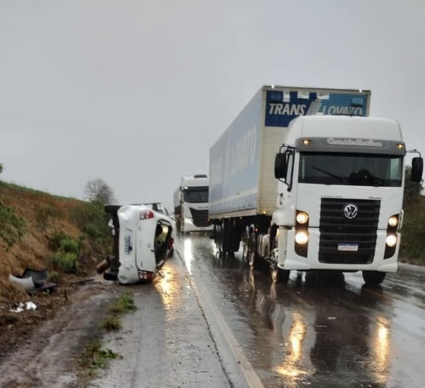 TRÂNSITO> Capotamento na ERS-342 entre Cruz Alta e Ijuí na tarde da quinta