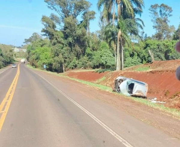 CONDUTOR FERIDO> Veículo Capota na ERS-223 em Ibirubá na manhã do sábado