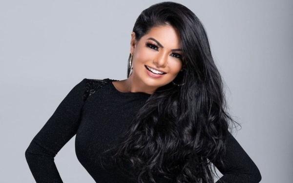 Morre aos 43 anos a cantora Paulinha Abelha vocalista do grupo Calcinha Preta