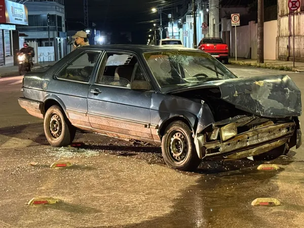 FIM DE SEMANA> Colisão em cruzamento deixa feridos no centro de Cruz Alta