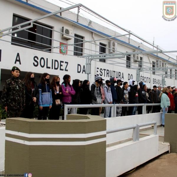 EASA recebe visita dos alunos da Escola Estadual Maria Bandarra