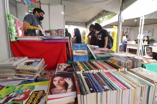 24ª Feira do Livro de Cruz Alta bate recorde em vendas e de público