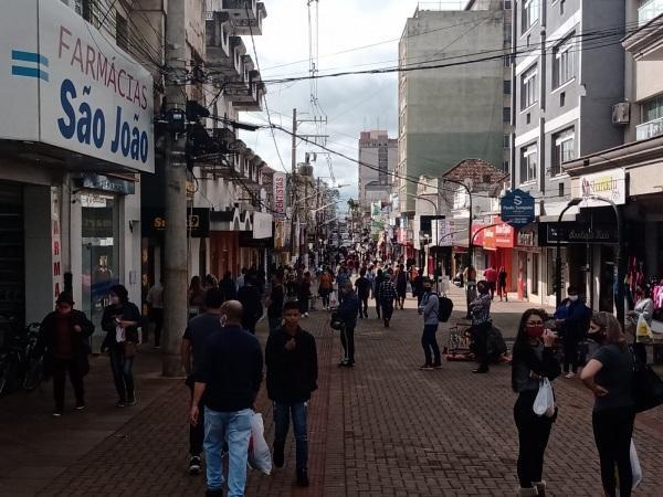 Hoje é o último dia do Comércio de Cruz Alta aberto até às 22h