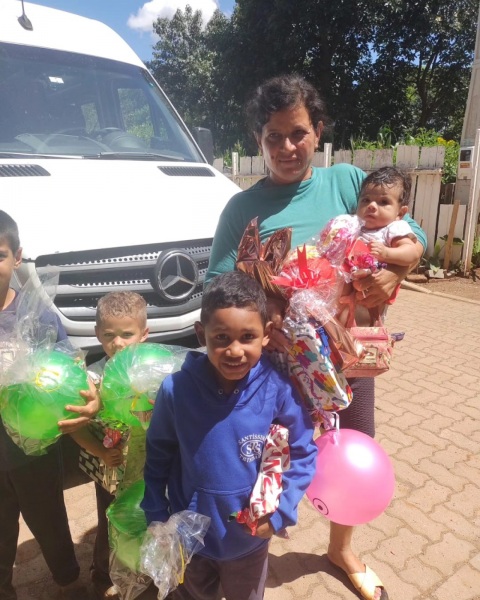 CRAS SOL>Equipes vão aos bairros levar brinquedos após festa de sábado