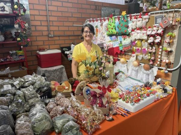 Feira de Natal do Centro Público de Economia Solidária segue hoje pela manhã