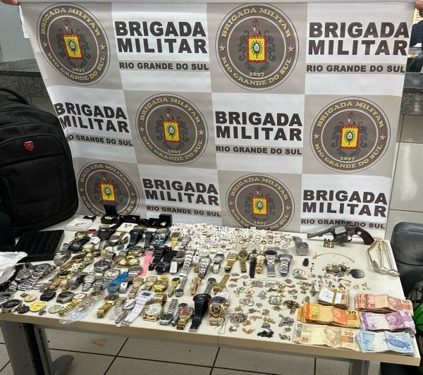 ASSALTO EM CRUZ ALTA>Em rápida ação Brigada prende assaltante e recupera jóias