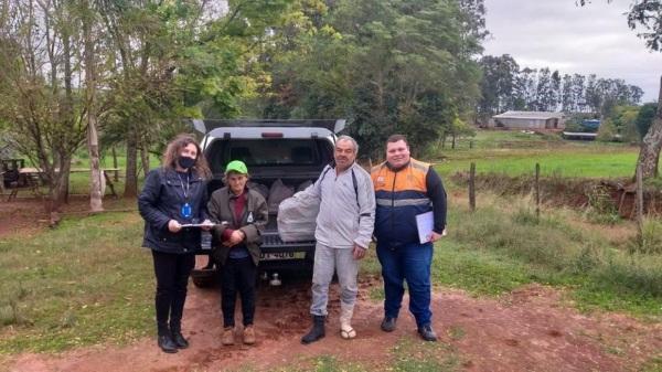 Agricultores atingidos pela estiagem recebem cestas básicas em Cruz Alta