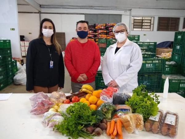 SME entrega kits de alimentação com produtos da agricultura familiar