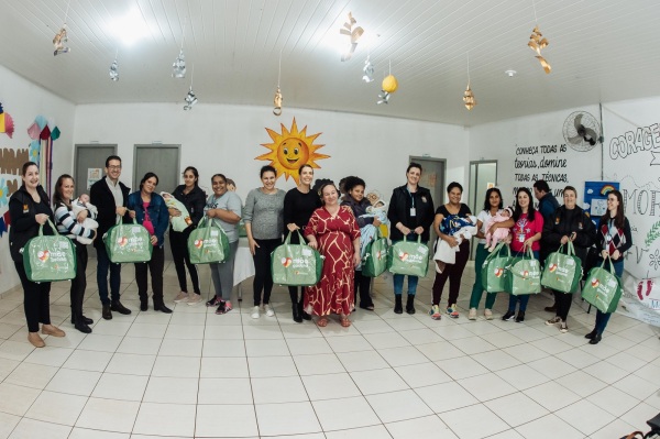 Prefeitura realiza a entrega dos primeiros kits do Programa Mãe Gaúcha