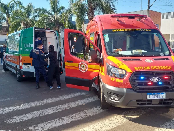 Idoso fica gravemente ferido após ser atropelado em faixa de pedestres
