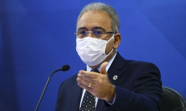Queiroga anuncia dose de reforço para profissionais de saúde