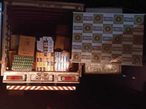 Doutor Mauricio Cardoso: Brigada prende dois homens por contrabando de cigarro