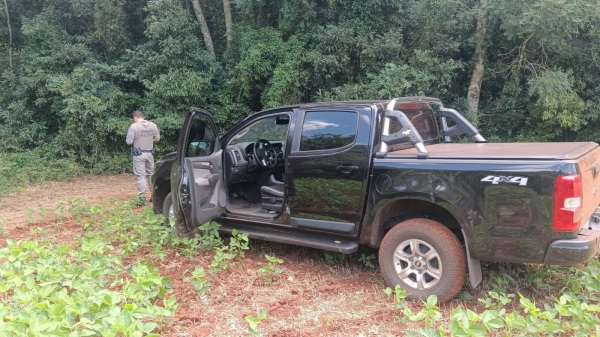 QUINZE DE NOVEMBRO> Homem tem caminhonete roubada em assalto à mão armada 