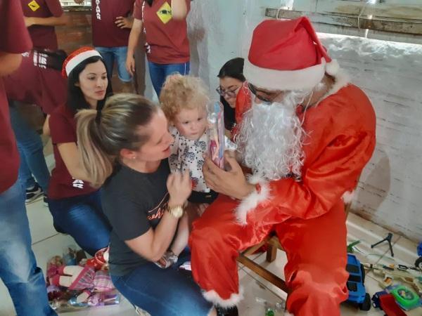 Equipe de carros Rebaixados promove Natal Solidário em Cruz Alta