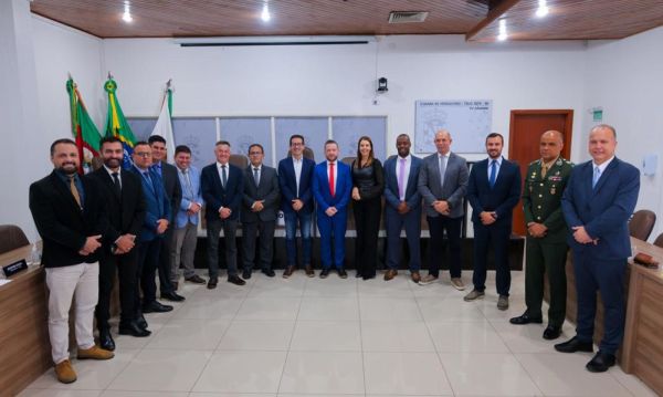 Câmara de Vereadores de Cruz Alta empossa Mesa Diretora para 2026