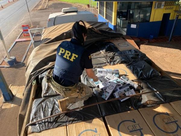 Polícia Rodoviária Federal apreende cigarros contrabandeados na BR-386 