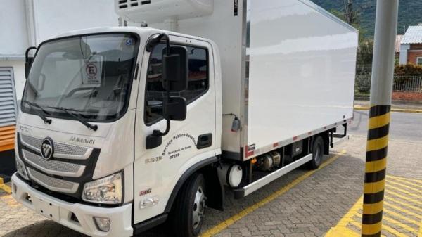 Caminhão-baú refrigerado para transporte de vacinas contra a Covid chega ao RS