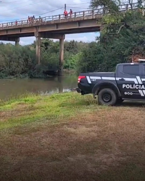 TRAGÉDIA> Pai arremessa o filho de 8 anos de ponte em São Gabriel