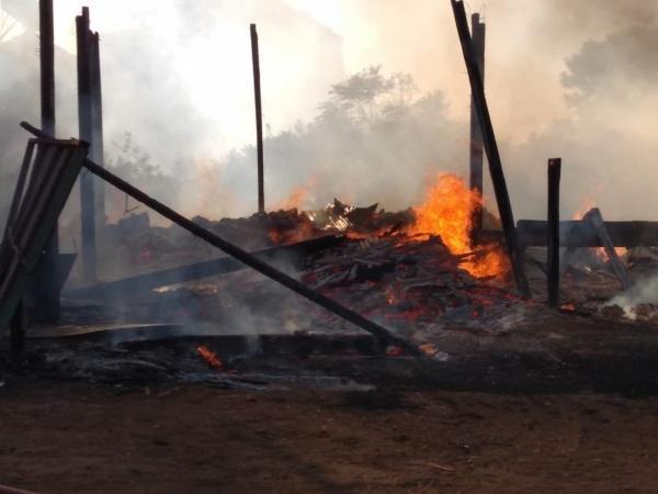 Grande incêndio em Beijamin Nott na tarde desta quarta-feira (25)