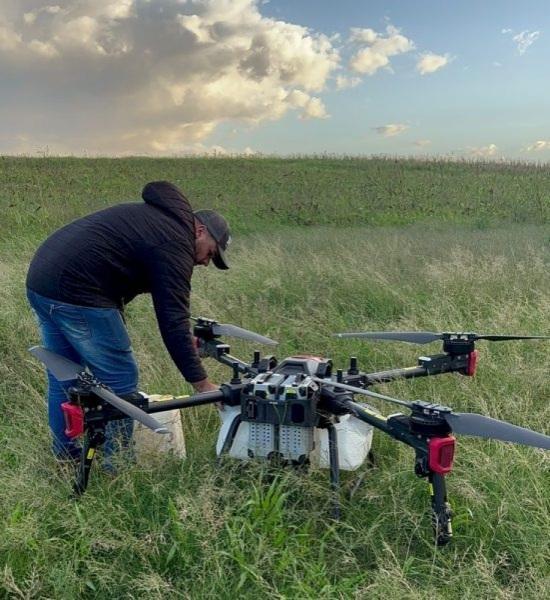 Alunos da Unicruz tiveram aula com o maior drone agrícola do Brasil 