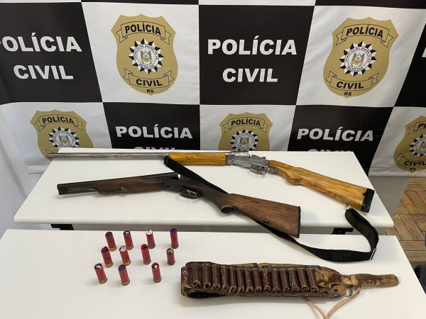 Homem é preso com espingardas ilegais no interior de Quinze de Novembro