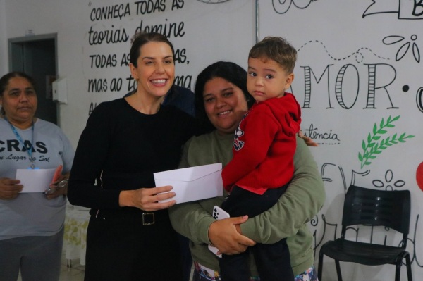 Programa Nenhuma Casa sem banheiro entrega dez módulos sanitários