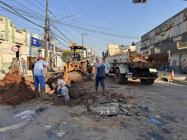 OBRAS EM GALERIA> Trânsito Interrompido na Avenida Voluntários da Pátria