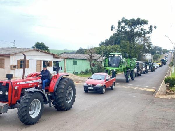 Dia do Colono e Motorista : feriado e desfile em Fortaleza dos Valos