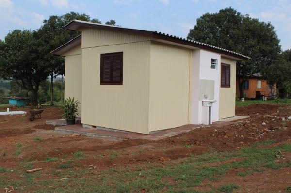 Mais duas casas são entregues em Boa Vista do Cadeado