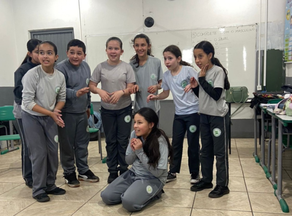 DIA D TEATRO> Alunos da rede municipal tem aulas gratuitas de teatro 