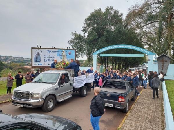 Imagem de N. Sra. de Fátima foi conduzida até a Catedral neste domingo