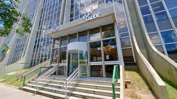 Governo do Estado publica edital para credenciamento de médicos no IPE Saúde