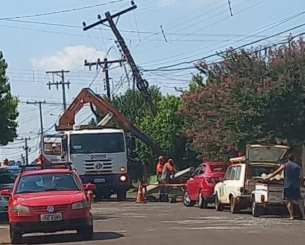 Equipes da RGE trabalham para restabelecer a energia elétrica em Cruz Alta