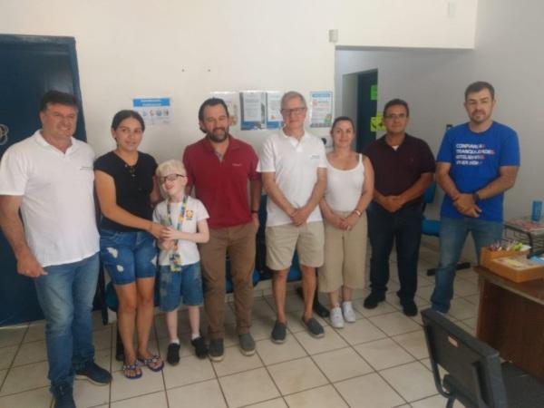 Ação conjunta proporciona doação de óculos para menino de 09 anos em Cruz Alta