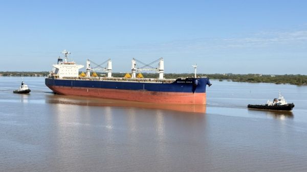 NAVIO DE LONGO PORTE>Porto de Porto Alegre retoma navegação de longo curso