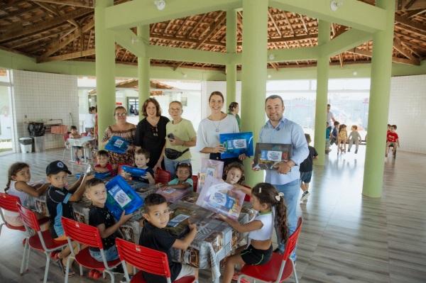 KITS ESCOLARES> Prefeitura começa distribuir mais de 5 Mil Kits para escolas