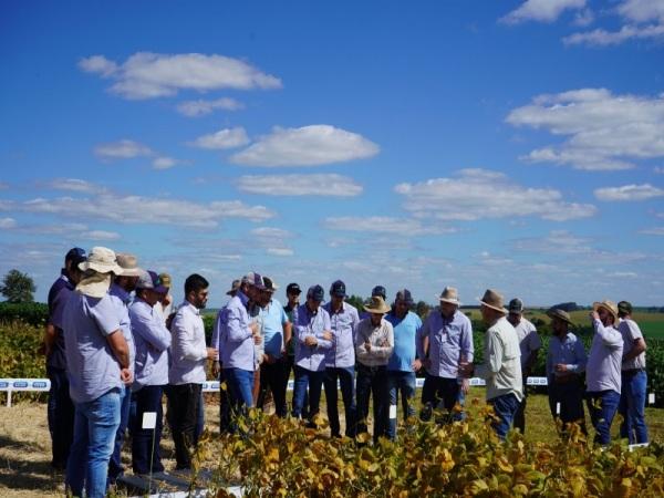 Tour da Soja da RTC/CCGL destaca avanços na pesquisa e lições da safra 23/24