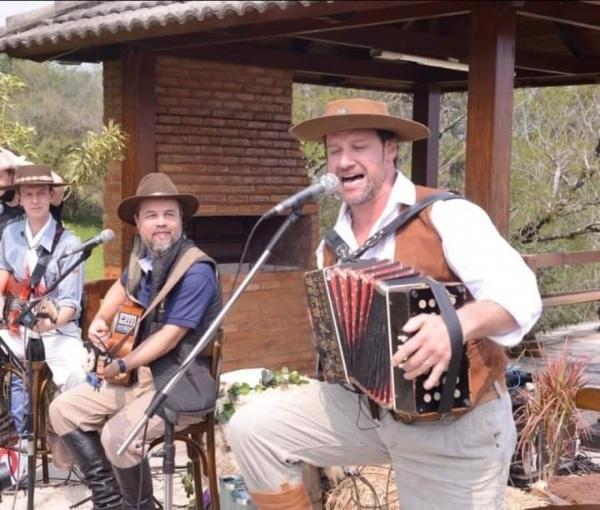 Morre devido a complicações da Covid-19, Motta da dupla Fernando e Motta